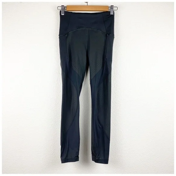 Lululemon Uncovered‎ Strength High-Rise Crop 23" in Graphite Grey Size 4 - Picture 6 of 13